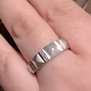 14k white gold with diamonds band